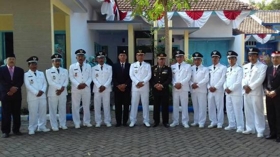 Peringati HUT RI Ke 72 Aparat Pemerintah, Pengurus NU dan Masyarakat Rela Berjemur