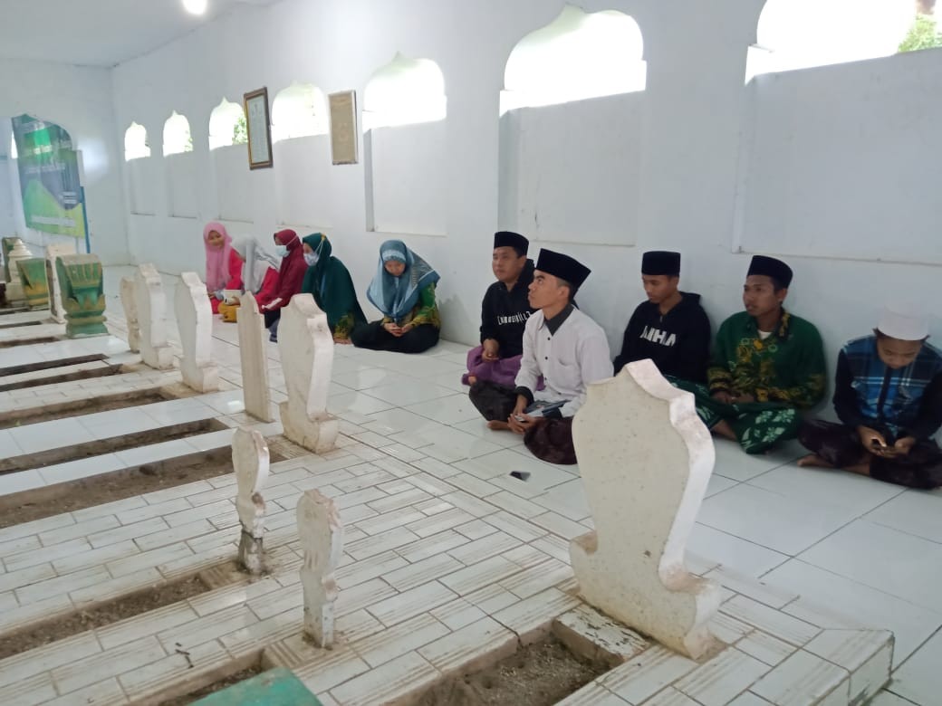 Refleksi Harlah Organisasi, Pelajar NU Tongas Ziarah Makam Waliyullah