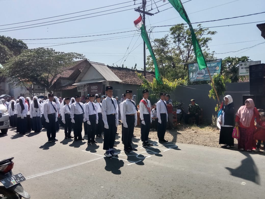 Peringati HUT Kemerdekaan RI, LP Maarif Bantaran Gelar Lomba Baris-Berbaris