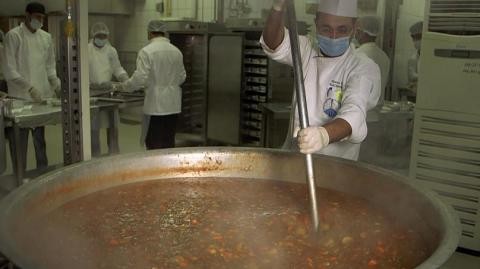 Hukum memasak dekat Masjid